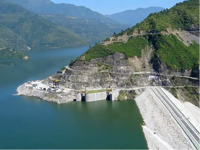 坭坝水映长山最新消息(长山映水坝塘新动态)